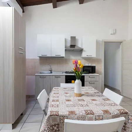 Laurini 21 Apartment *